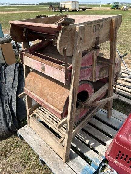 Vintage fanning mill in poor condition