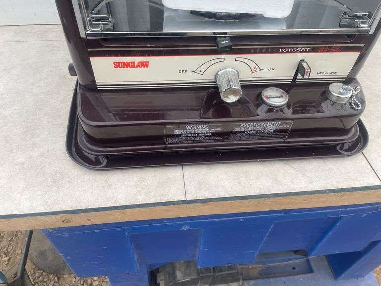 Toyoset portable kerosene heater - like new