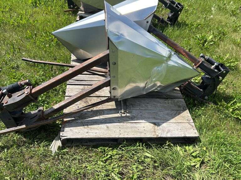 Pair of John Deere Crop Dividers
