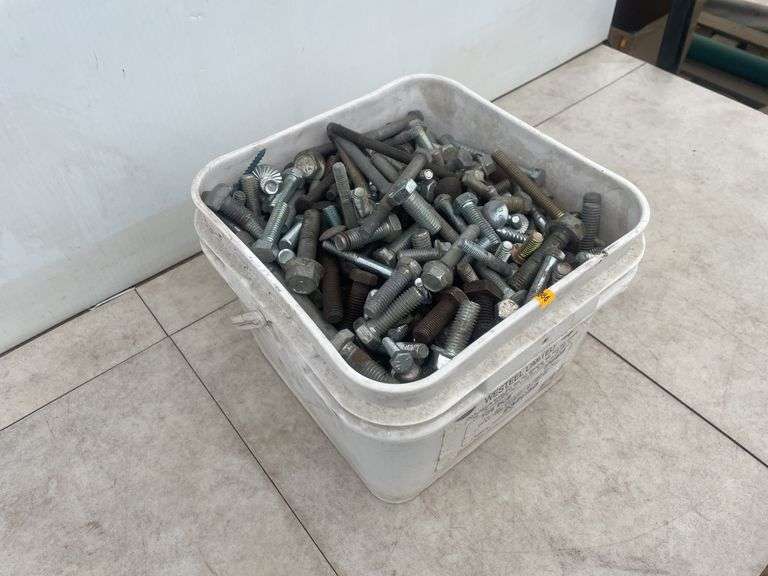 Large quantity of bolts