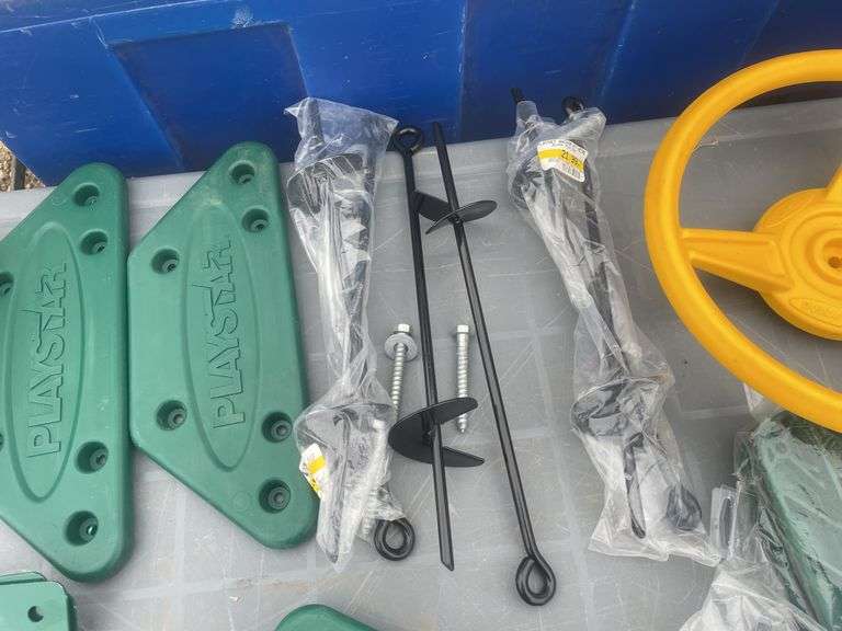 Sand box seat, steering wheel, anchors and misc PlayStar parts