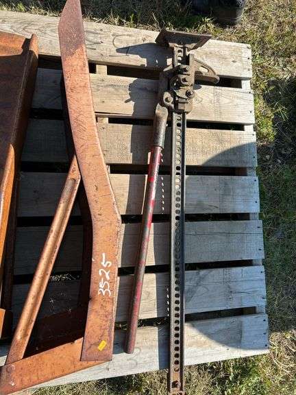 Jackall & 2 metal car ramps