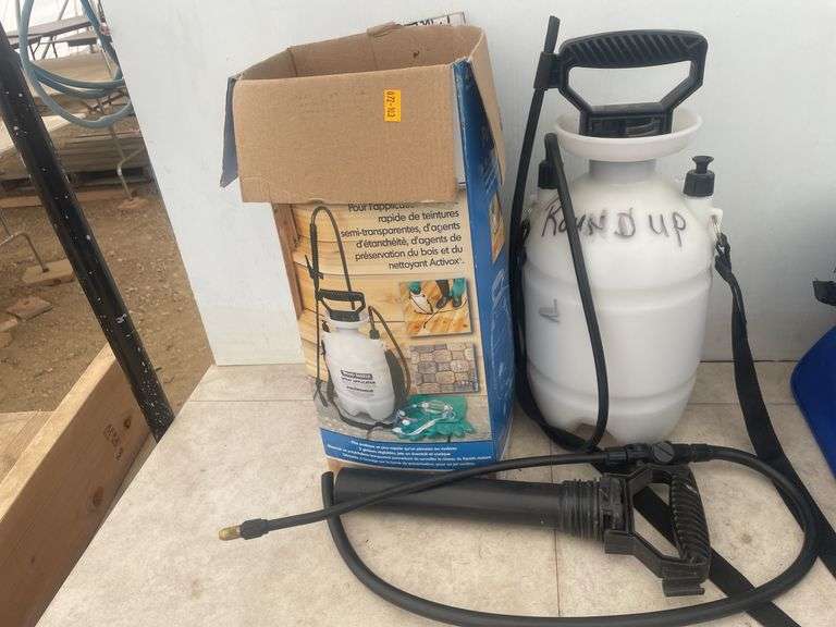 Simoniz polisher - hardly used, and a spot sprayer