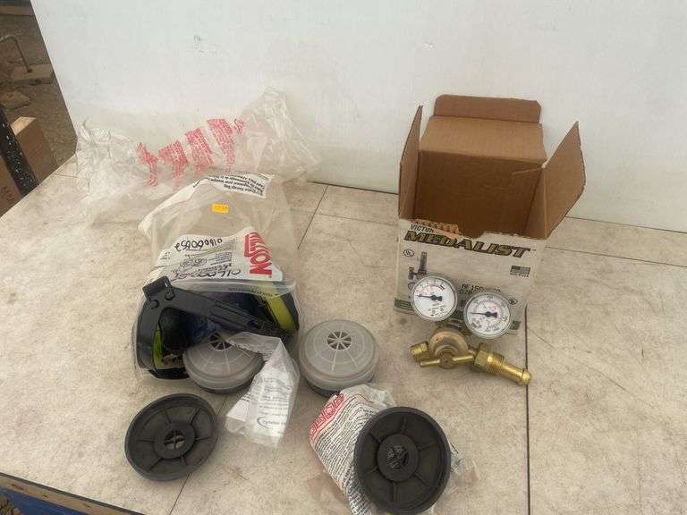 Argon regulator and medium respirator