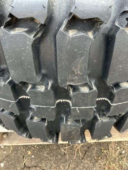 UNUSED tire 21.5-16.1SL