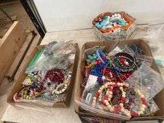 Large quantity of assorted jewelry