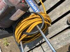 Campbell Hausfeld air compressor w/hose