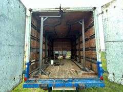 1987 GMC C/R 3500 Box Truck