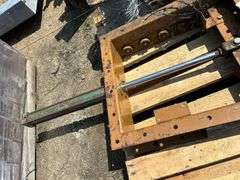 Barbed wire, fencing wire, hydraulic endgate