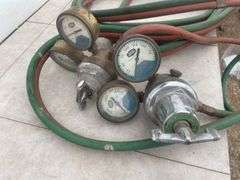 Union Carbide cutting torch comes with 2 gauges setup for Propane - owner says works