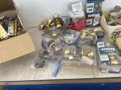 Large quantity of door knobs and hardware - some with key and some without keys, 4 pair of work glov