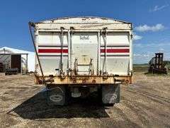1990 IH 4900 4x2 Diesel Grain Truck