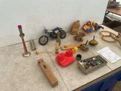 Assorted vintage toys