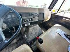 1990 IH 4900 4x2 Diesel Grain Truck