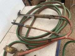 Union Carbide cutting torch comes with 2 gauges setup for Propane - owner says works
