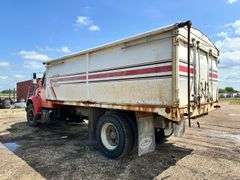 1990 IH 4900 4x2 Diesel Grain Truck