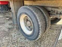 1990 IH 4900 4x2 Diesel Grain Truck