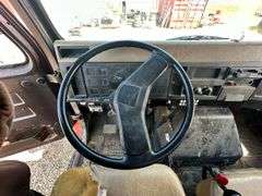 1990 IH 4900 4x2 Diesel Grain Truck