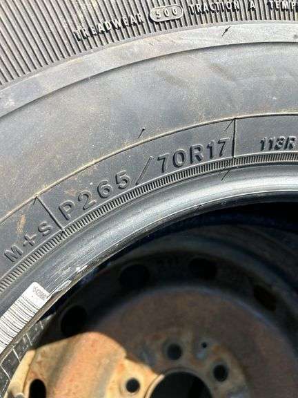 1 rim 2 tires P265/70R17