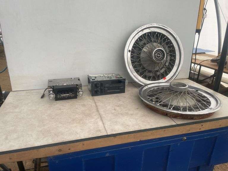 2 Radios - 1 out of a 79 T-Bird and 1 out of a 06 Monte Carlo, 2 Thunderbird hub caps