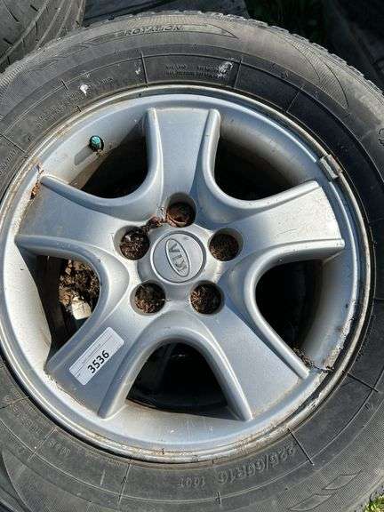 4 KIA tires/rims 225/65R16
