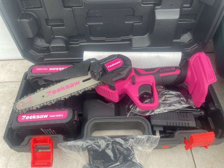 Zeeksaw kit in working condition and an empty tackle box