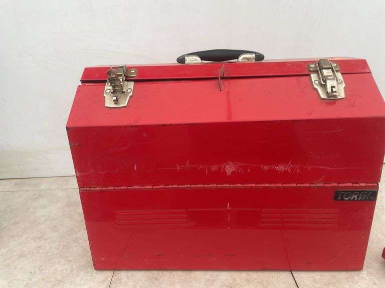 Torin toolbox measures 18"L x 13"H