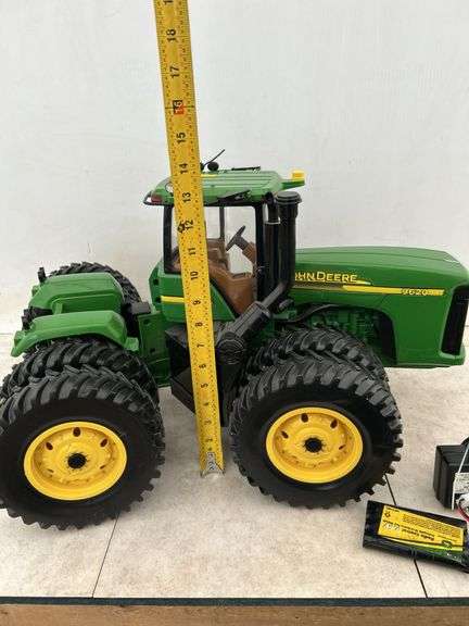 John Deere 9620 9.6v Remote controlled toy tractor