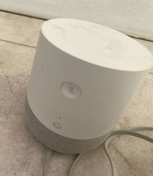 Google Home Max  System- comes with 4 outlet controlers - owner says working