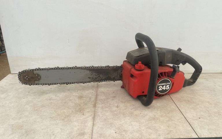 Homelite￼ 245 chainsaw on tested as no gas but has nice compression ￼