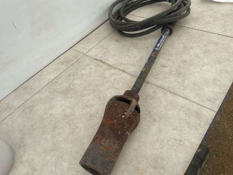 Tiger torch comes with cast-iron head, no regulator