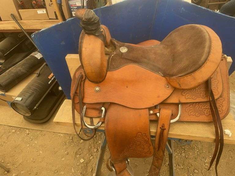 16" saddle - Custom made by Buffalo Saddlery