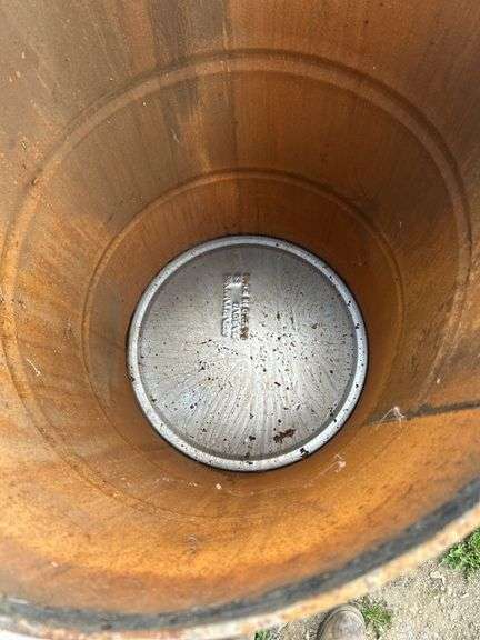 2 metal barrels