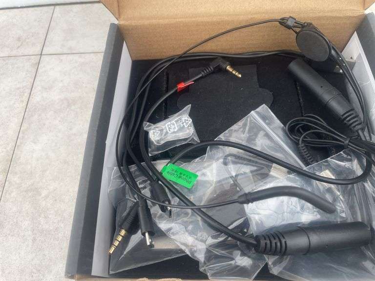 Unused UHF wireless microphone system
