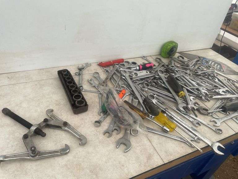 Quantity of misc tools SAE and metric