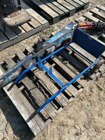Oxy/acet cart & pair of waterskis
