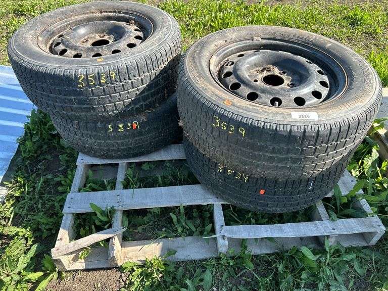 4 Winter tires/rims 215/65R16