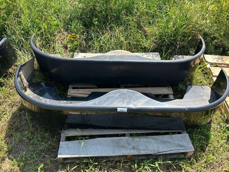 Pair of 6ft fenders - unused