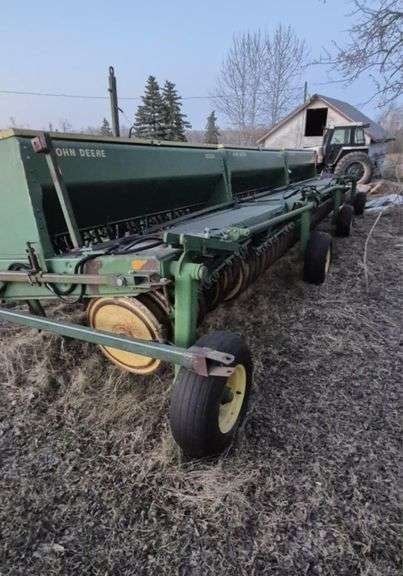 OFFSITE NAICAM: 1995 John Deere Hoe Drill with Grass Box