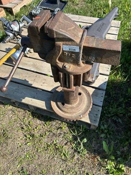 5” vise on stand