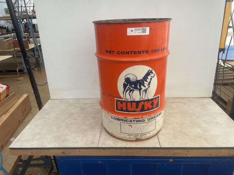 HUSKY 100 lb. grease barrel with lid removed