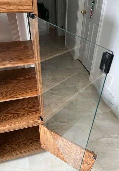 OFFSITE KINISTINO: TV Stand 47" L x 47" H x 16" D