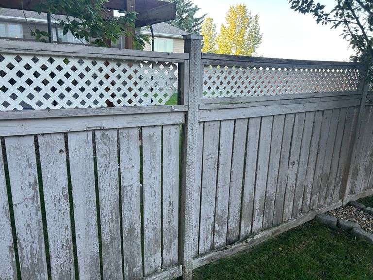 OFFSITE MELFORT: 174' of Fence in sections