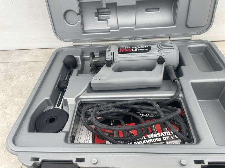 Hardly used Roto zip in case