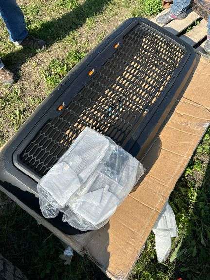 2011-2017 Ford F-350 Raptor style grill