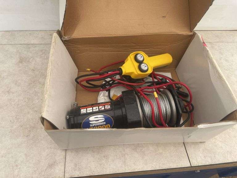 Unused - 12V  LT2000 Superwinch