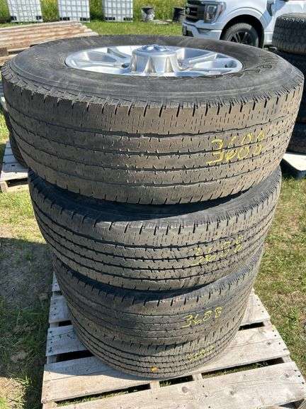 4 tires/rims Dodge 2500 & 3500  LT275/70R18
