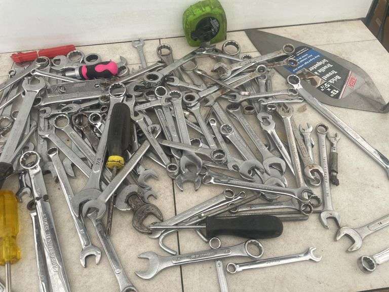 Quantity of misc tools SAE and metric