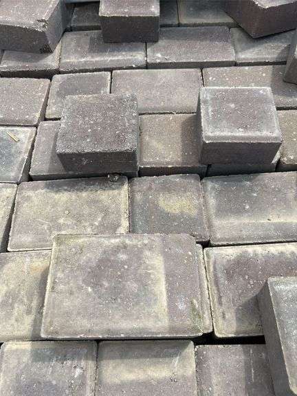 Large qty of landscaping brick
