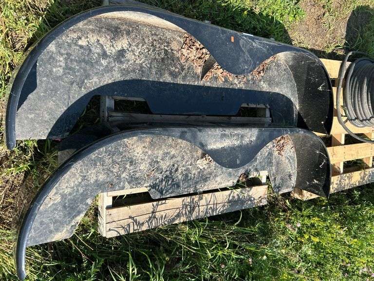 Pair of 6ft fenders - unused